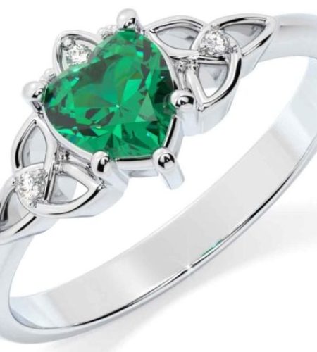 About green claddagh ring 600x523